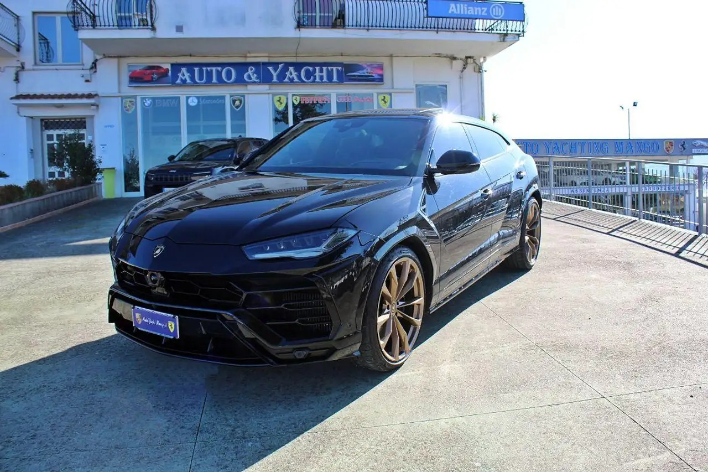 "Lamborghini Urus 4.0"