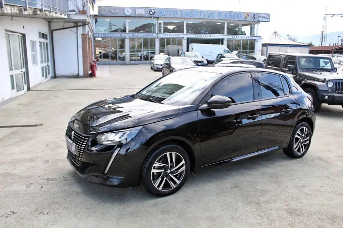 "Peugeot 208 BlueHDi 100 S&S 5p. Allure"