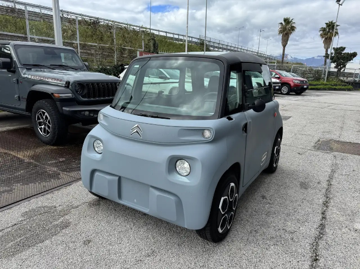 "Citroen Ami Pack color"