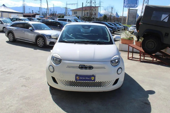 "Fiat 500e 500 Action Berlina"