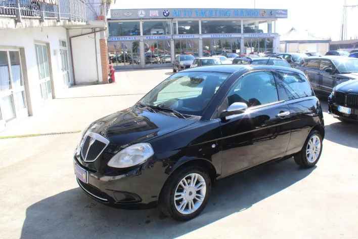 "Lancia Ypsilon 1.3 MJT Argento"