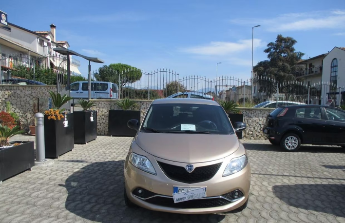 "LANCIA Ypsilon 1.0 FireFly 5 porte S&S Hybrid Ec"