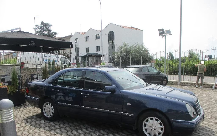 "MERCEDES-BENZ E 250 diesel cat Avantgarde"