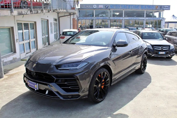 "Lamborghini Urus Full Optional AKRAPOVIC|CARBOCERAMICO"