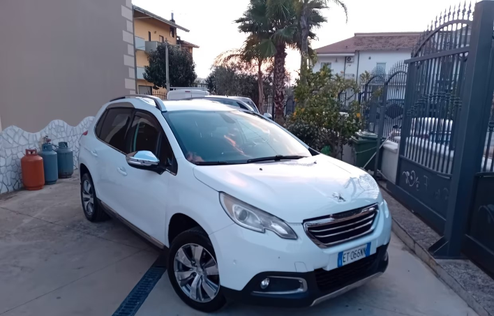 "Peugeot 2008 1.6 e-HDi 92 CV Stop&Start Allure"