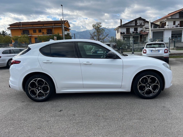 "Alfa Romeo Stelvio 2.2 TD 210cv AT8 Q4 Veloce"