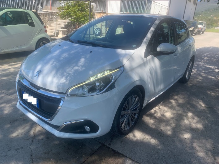 "Peugeot 208 1.5 hdi 100 cv Active"