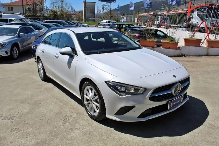 "Mercedes-Benz CLA 180 d Aut. Shooting Brake Executive"