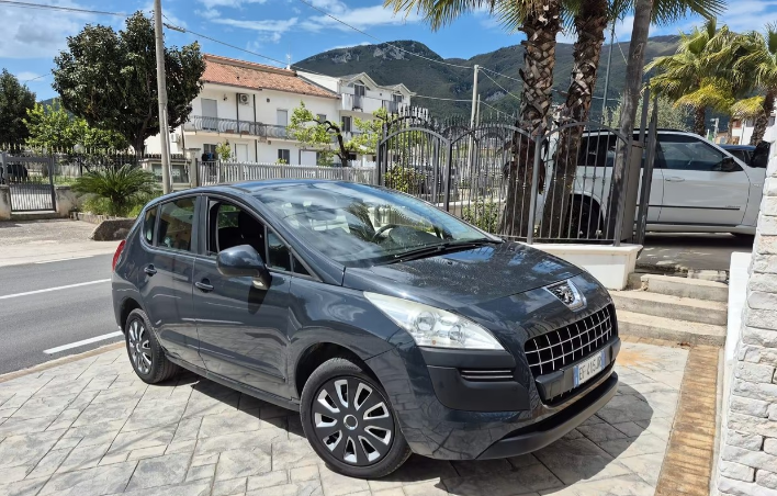"Peugeot 3008 1.6 HDi 110CV Premium"