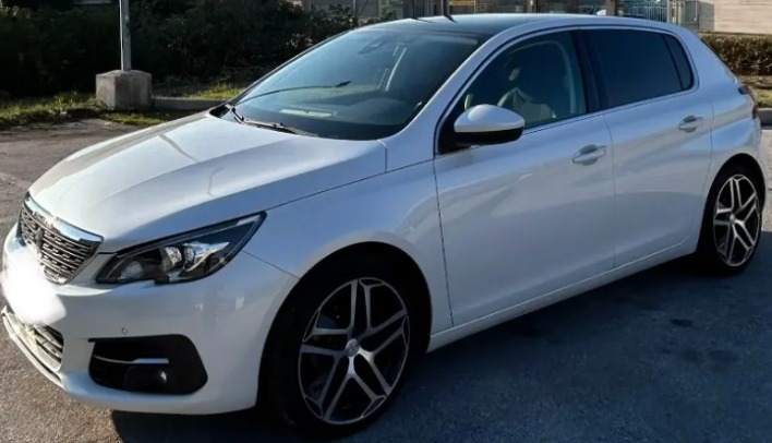 "Peugeot 308 5P 1.5 hdi 130 cv"