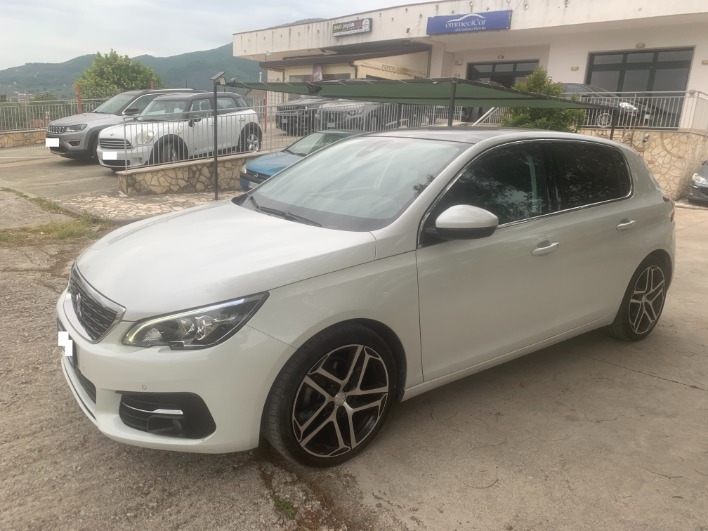 "Peugeot 308 5P 1.5 hdi 130 cv"