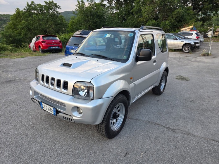 "suzuky jimny"