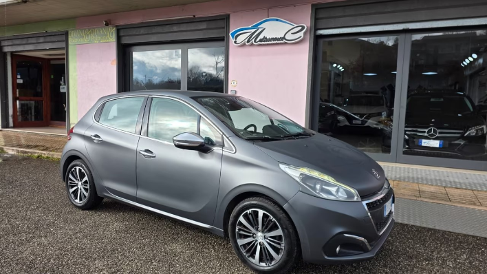 "Peugeot 208 PureTech 82 5 porte Allure"