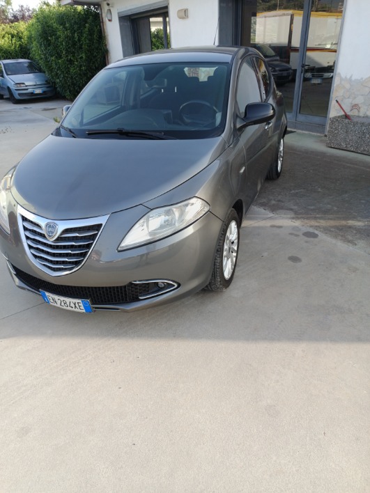 "LANCIA YPSILON 1.3 MTJ NAVIGATORE"