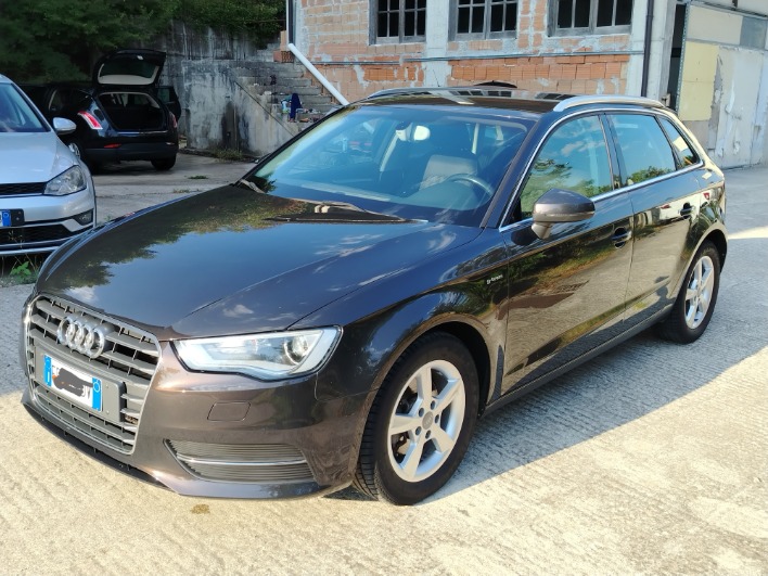 "AUDI A3 Sportback Gtron"