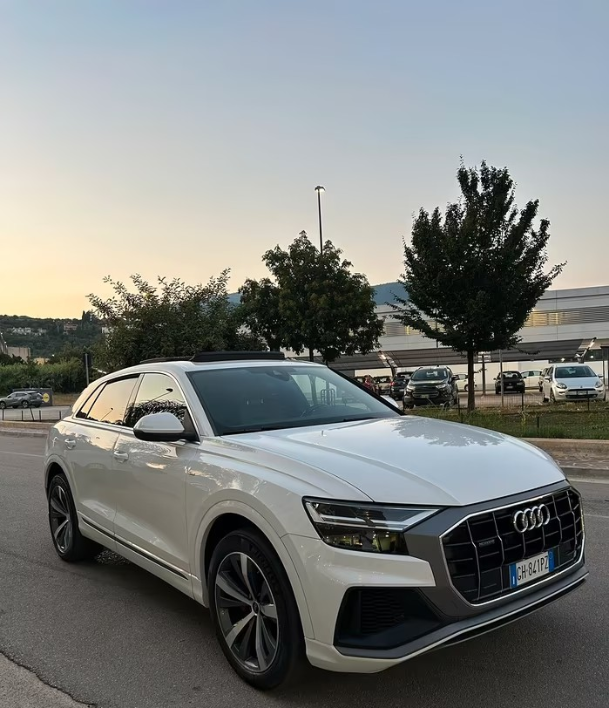 "Audi Q8 50 TDI 286 CV quattro tiptronic Sport"