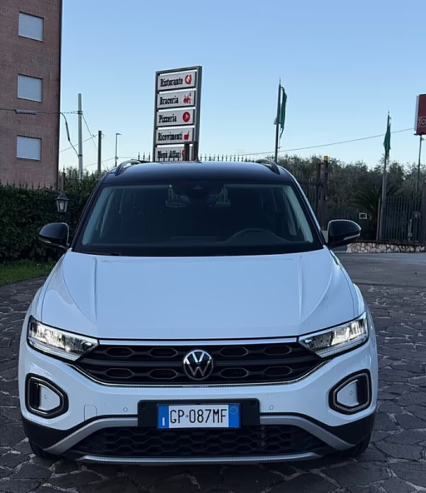 "Volkswagen T-Roc 2.0 TDI SCR 150 CV DSG R-Line 202"