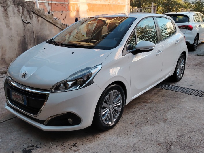 "Peugeot 208 1.6 HDI 75cv"