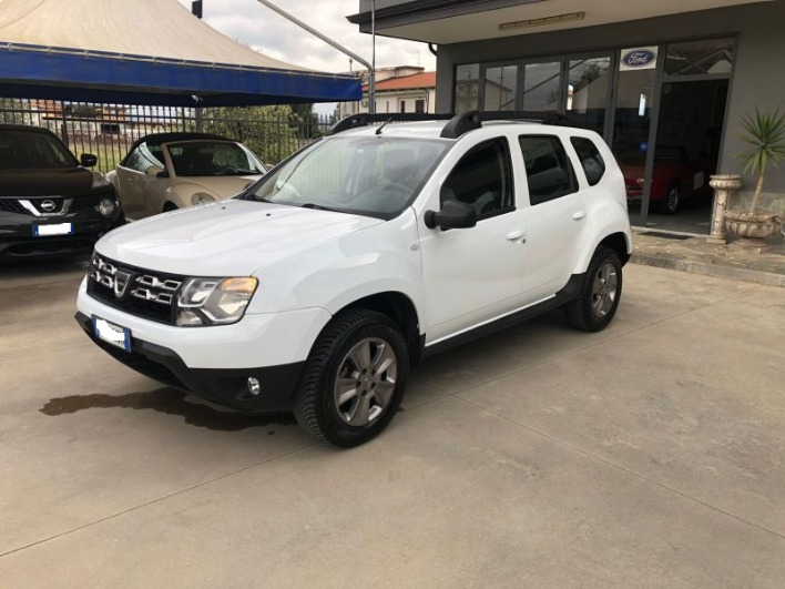 Dacia Duster 1.5dCi 110CV 4x2 Lauréate 2016 - immagine 3