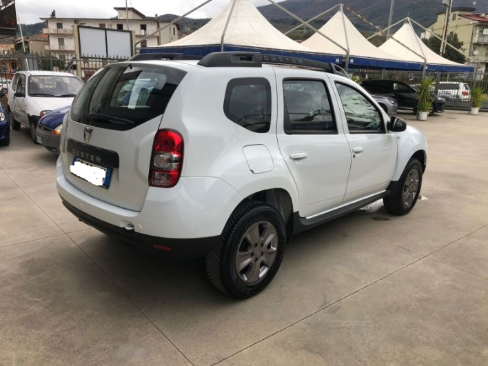 Dacia Duster 1.5dCi 110CV 4x2 Lauréate 2016 - immagine 5
