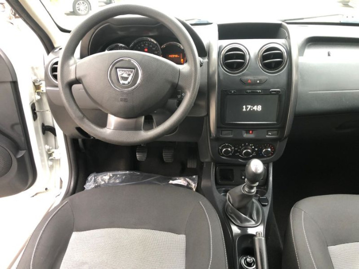 Dacia Duster 1.5dCi 110CV 4x2 Lauréate 2016 - immagine 8