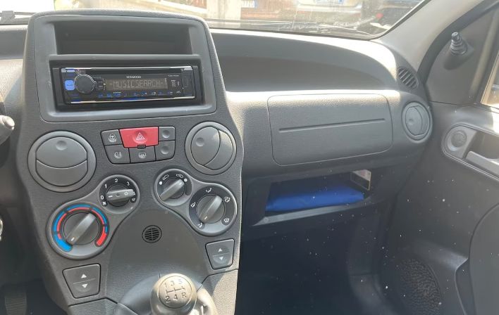 Fiat Panda 1.3 MJT DPF Van Active 2 posti - immagine 2