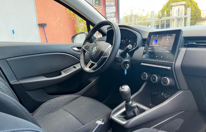 Renault Clio TCe 100 CV GPL 5 porte Business - immagine 2