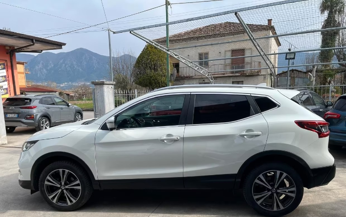 Nissan Qashqai 1.5 dCi Tekna - immagine 11