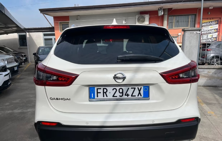 Nissan Qashqai 1.5 dCi Tekna - immagine 13