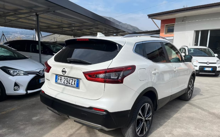 Nissan Qashqai 1.5 dCi Tekna - immagine 14