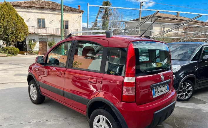 Fiat Panda 1.3 MJT 16V 4x4 Climbing - immagine 12