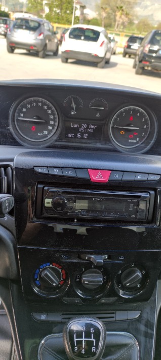 ypsilon 1.2 69 cv platinum 2017 - immagine 1