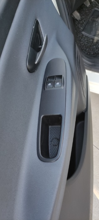 ypsilon 1.2 69 cv platinum 2017 - immagine 2