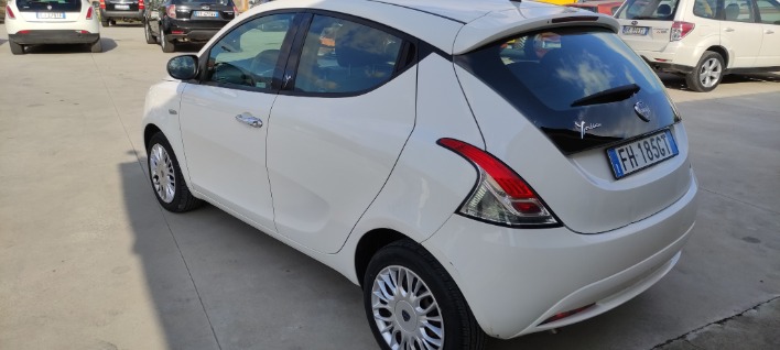 ypsilon 1.2 69 cv platinum 2017 - immagine 7