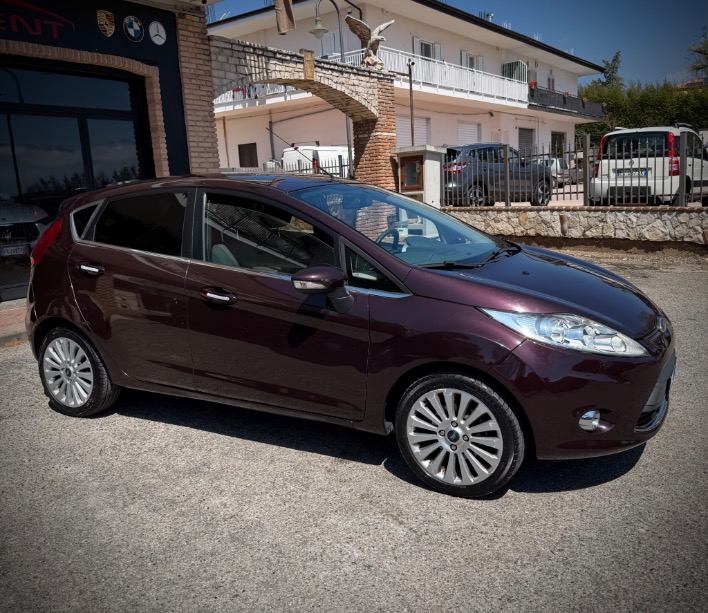 Ford Fiesta 1.4 TDCi Titanium - immagine 1