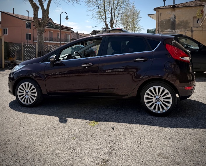 Ford Fiesta 1.4 TDCi Titanium - immagine 4