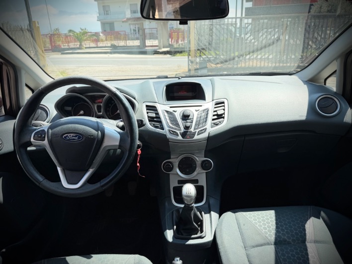 Ford Fiesta 1.4 TDCi Titanium - immagine 5
