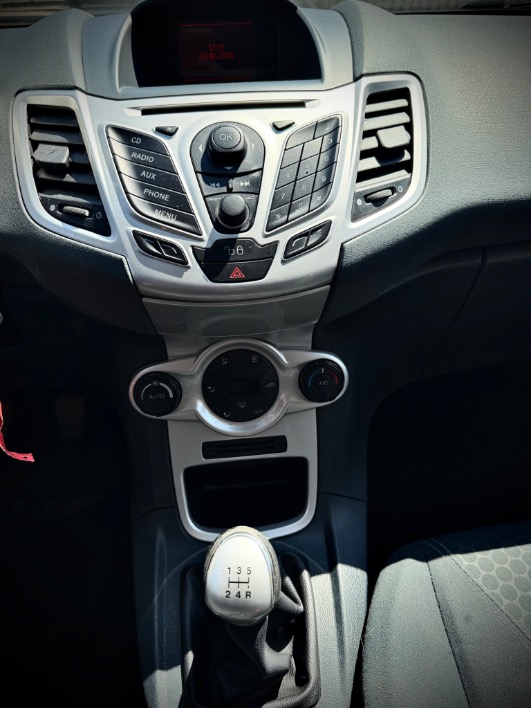 Ford Fiesta 1.4 TDCi Titanium - immagine 7