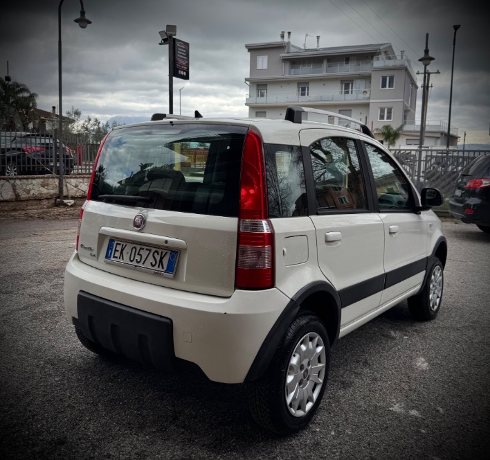 Fiat Panda 1.3 JTD Climbing 4x4 - immagine 2