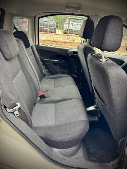 Fiat Panda 1.3 JTD Climbing 4x4 - immagine 4