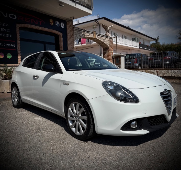 Alfa Romeo Giulietta 1.6 JTDM Distinctive - immagine 2