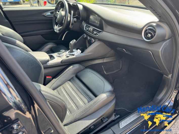 Alfa Romeo Giulia 12/2021 2.2 t Veloce Q4 210 cv auto - immagine 13