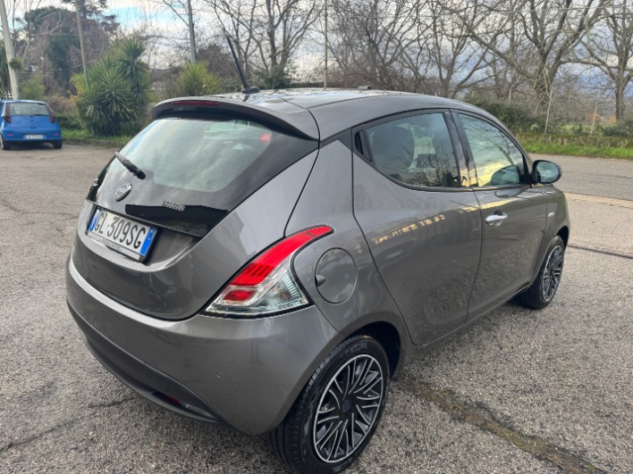 Lancia Ypsilon Ypsilon III 1.0 hybrid Silver -- PROMOZIONE -- - immagine 7