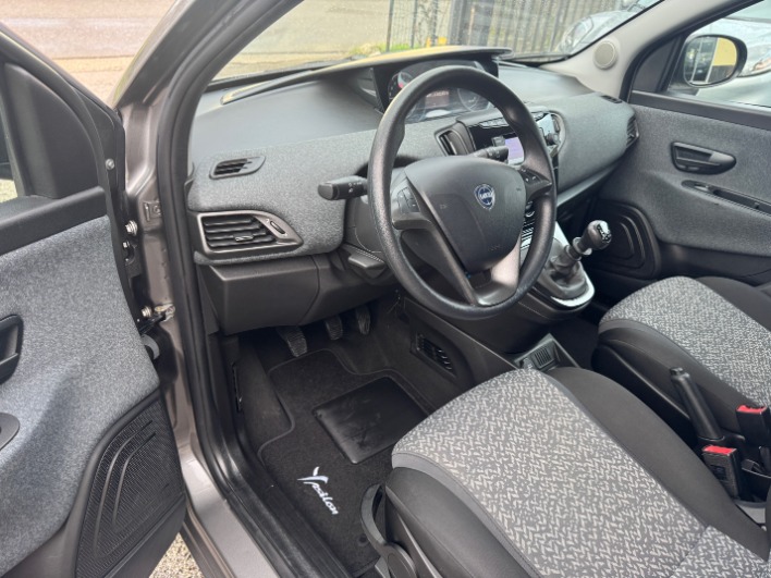 Lancia Ypsilon Ypsilon III 1.0 hybrid Silver -- PROMOZIONE -- - immagine 4