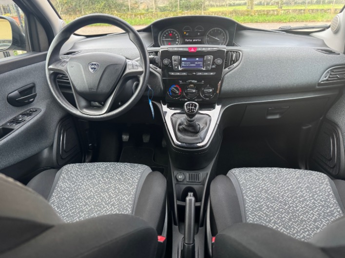 Lancia Ypsilon Ypsilon III 1.0 hybrid Silver -- PROMOZIONE -- - immagine 1