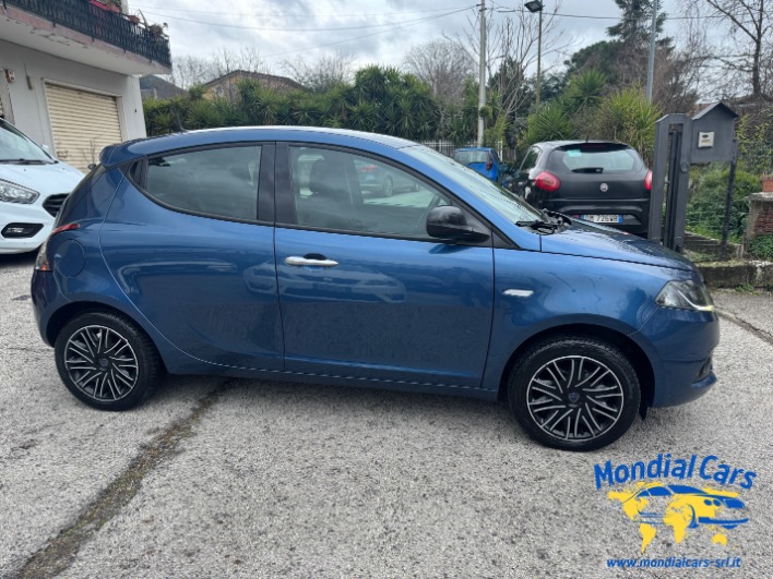 Lancia Ypsilon III 2021 1.0 firefly hybrid Gold s - immagine 4