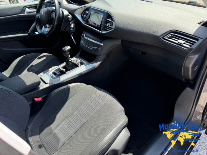 Peugeot 308 II 2018 5p 1.5 bluehdi Active Business 12/2020 - immagine 14