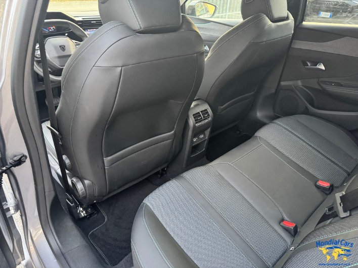 Peugeot 308 III 2022 SW SW 1.5 bluehdi Allure s - immagine 11