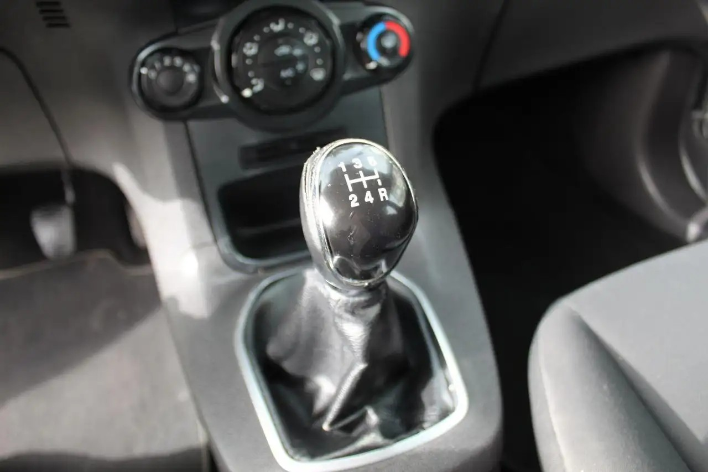 Ford Fiesta 1.4 5p. Bz. GPL Titanium - immagine 2