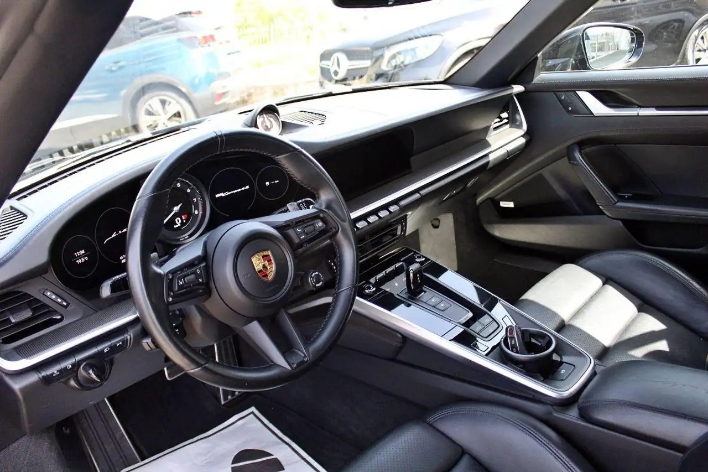 Porsche 992 911 Carrera Cabrio 3.0 4S auto - immagine 1